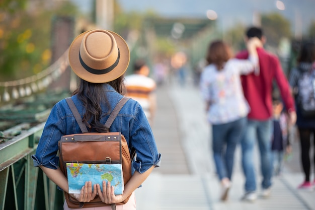 COMUNICAZIONE NON VERBALE NEL TURISMO