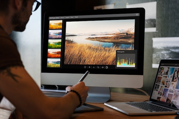 ADOBE PHOTOSHOP: DALLA BASE AI FONDAMENTALI