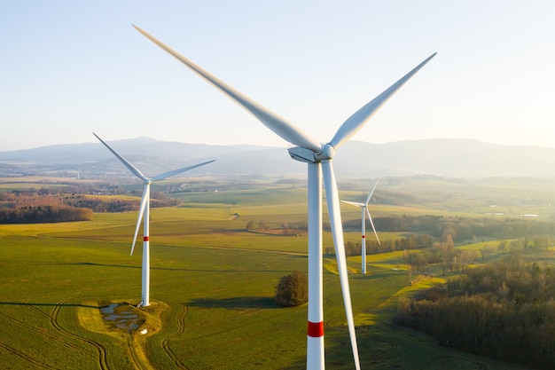 LE ENERGIE RINNOVABILI: EOLICO