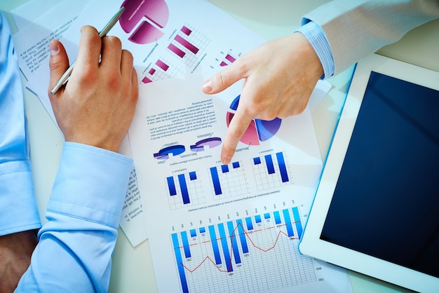 STRATEGIE DI BENCHMARK ANALYSIS