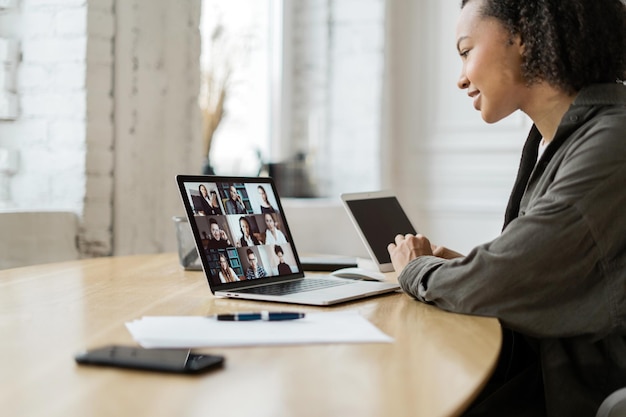 L'EMPATIA DIGITALE NELLE RELAZIONI DI LAVORO ONLINE